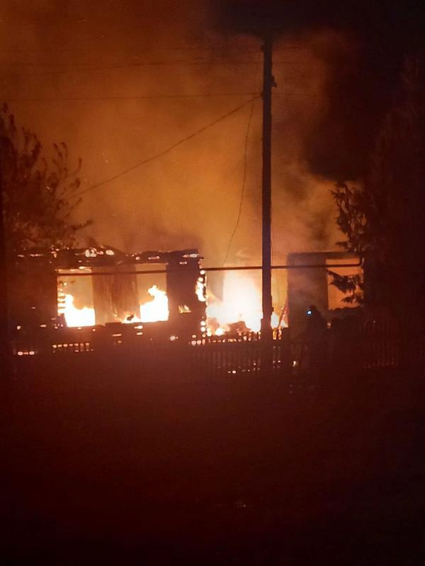 Ночью в Мордовии сгорел двухквартирный дом