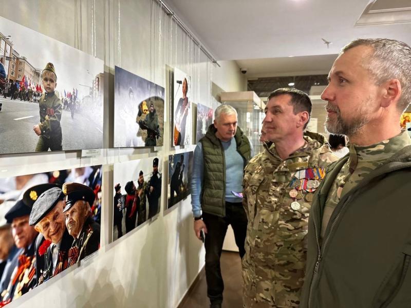 На фотовыставке «Первополосные» побывали ветераны СВО