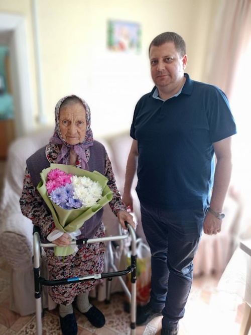 Глава Атяшевского района поздравил двух долгожительниц из села Лобаски
