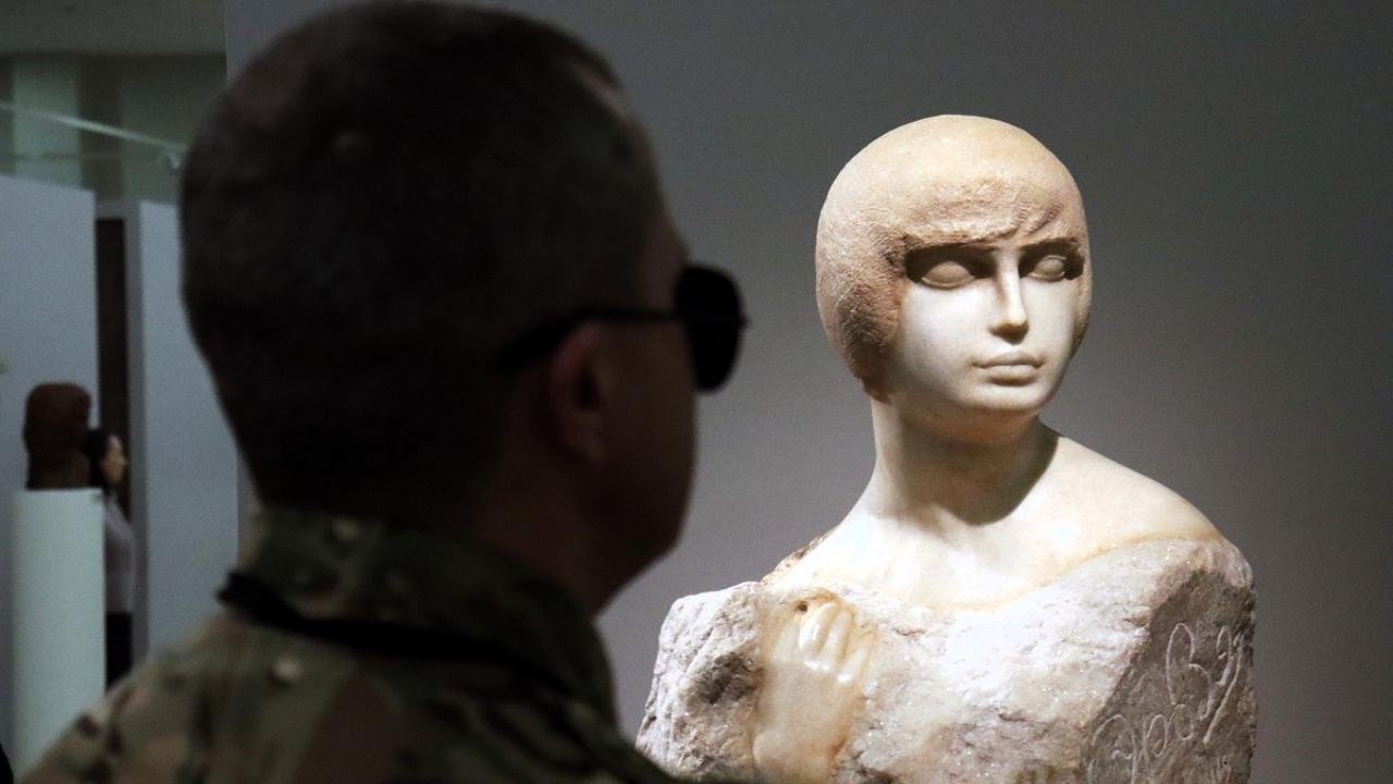 В Саранске незрячие ветераны СВО «увидели» скульптуры Эрьзи на ощупь