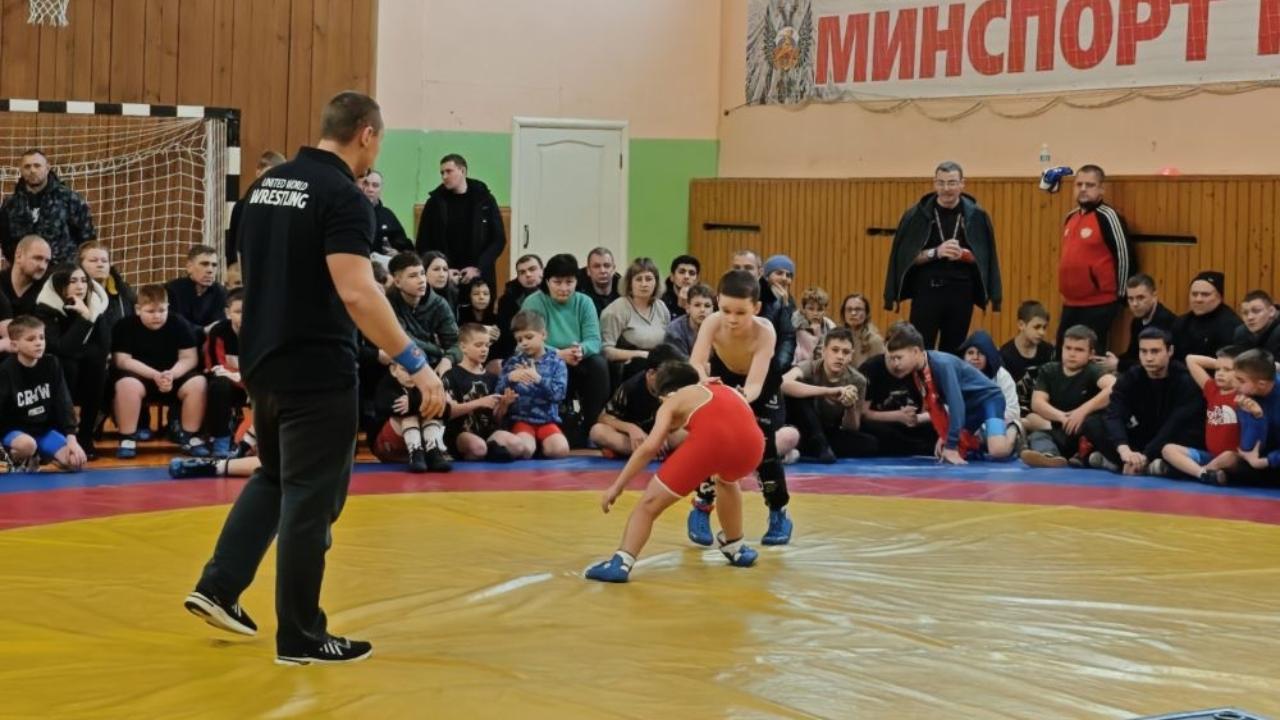 В Мордовии прошло первенство по вольной борьбе