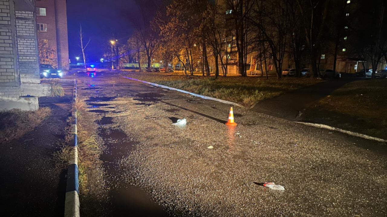 В Саранске на ул. Студенческой насмерть задавили пешехода, водитель сбежал В Саранске на ул. Студенческой насмерть задавили пешехода, водитель сбежал
