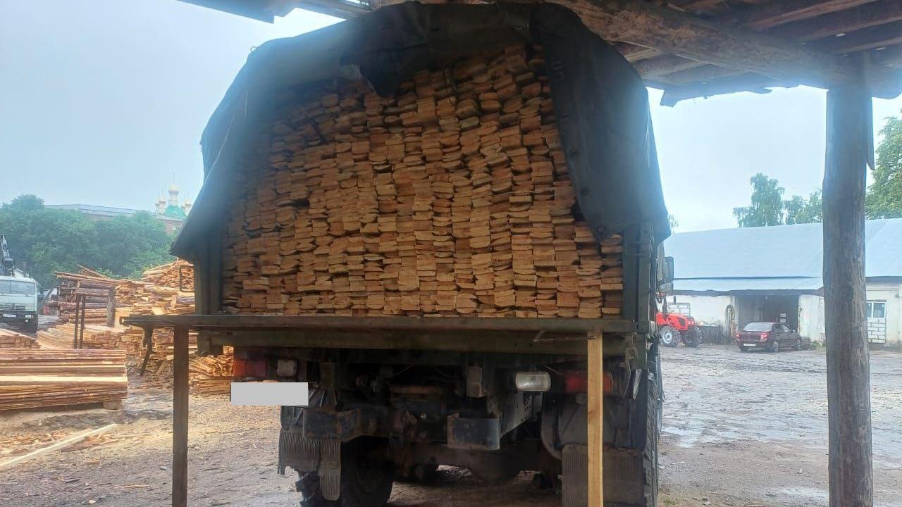 Полный грузовик пиломатериала отправили на СВО из Мордовии Полный грузовик пиломатериала отправили на СВО из Мордовии