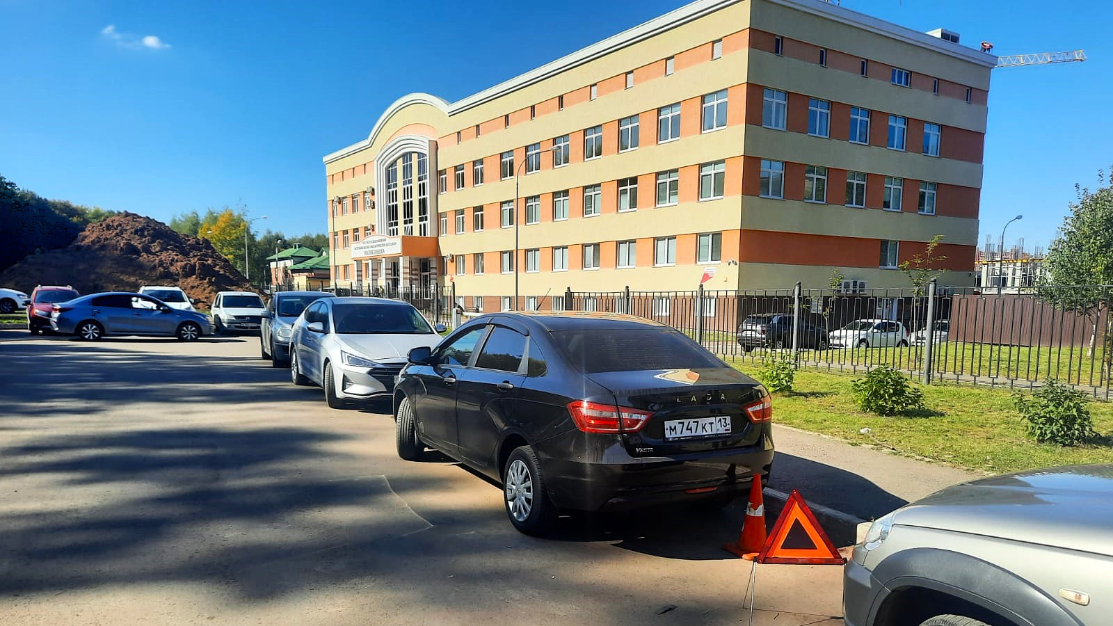 В Саранске на парковке около больницы сбили женщину В Саранске на парковке около больницы сбили женщину