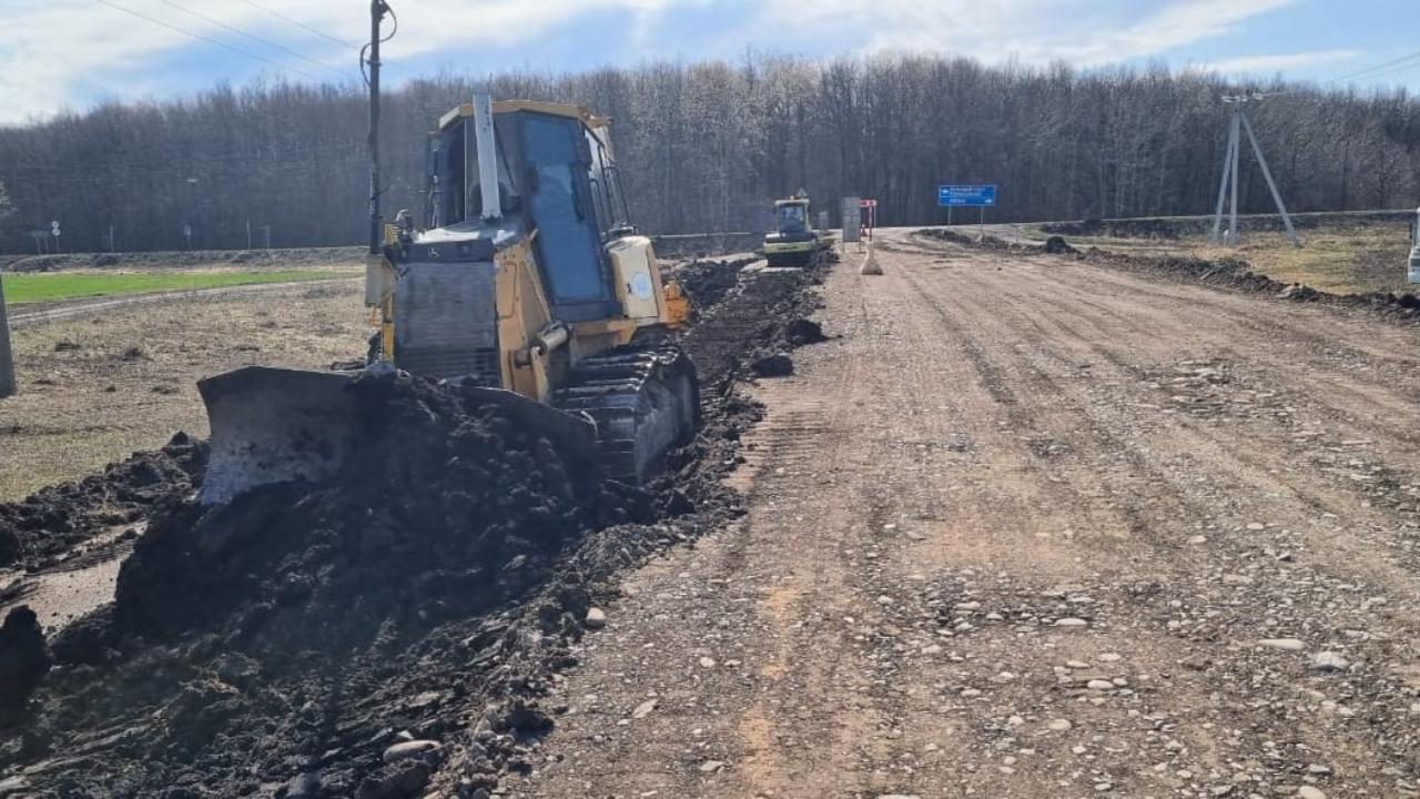 Дорогу до Вырыпаева строят в Ромодановском районе Дорогу до Вырыпаева строят в Ромодановском районе