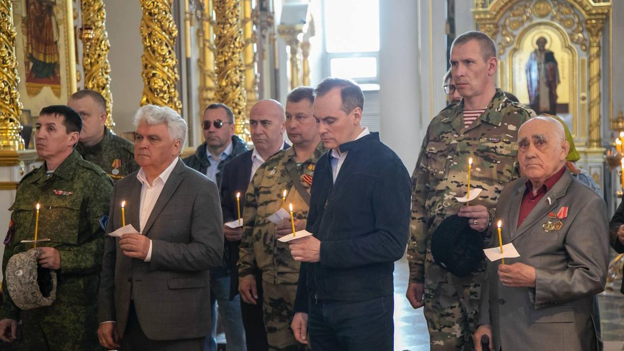 В Кафедральном соборе Саранска помолились о бойцах СВО В Кафедральном соборе Саранска помолились о бойцах СВО
