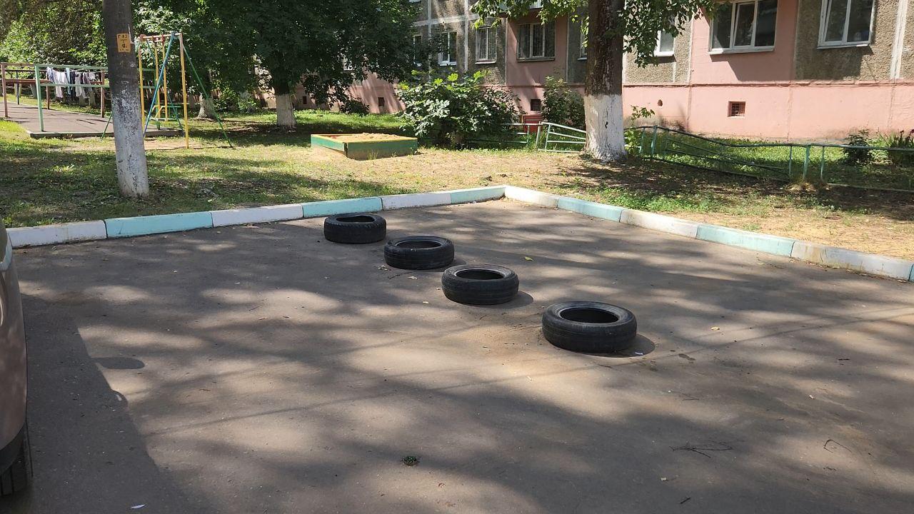 Жители Саранска просят проверить законность самозахваченных парковок