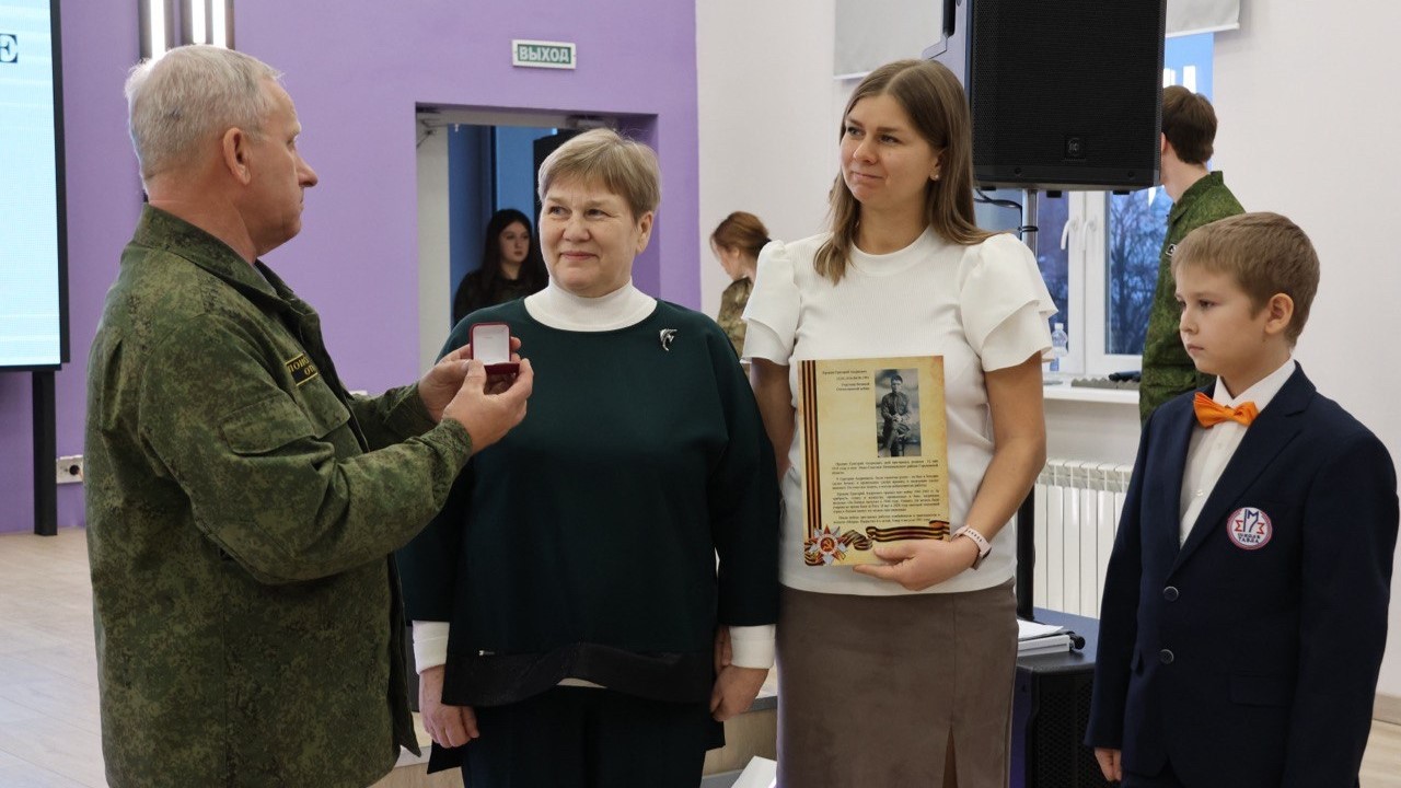В Мордовии родственникам участника Великой Отечественной войны передали утерянную во время боёв медаль