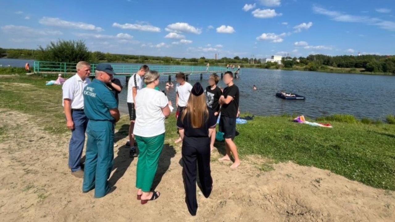 Четверых подростков отправили домой с Луховского пруда в Саранске Четверых подростков отправили домой с Луховского пруда в Саранске