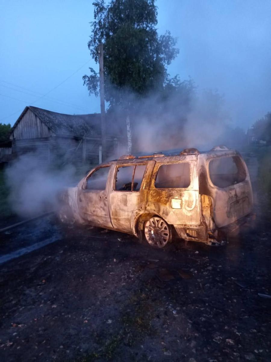 В Торбеевском районе Мордовии ночью сгорела иномарка
