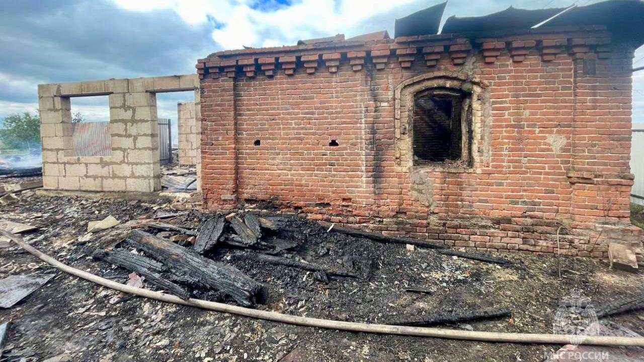 Пожар в Краснослободском районе начался с сарая Пожар в Краснослободском районе начался с сарая