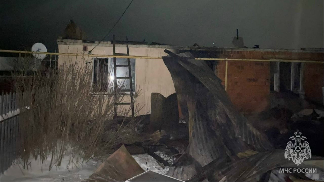 В Мордовии горел четырёхквартирный жилой дом