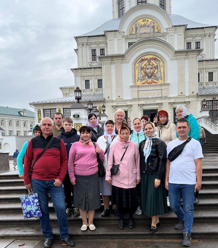 Сотрудники и ветераны УФСИН Мордовии посетили Свято-Троицкий Серафимо-Дивеевский монастырь