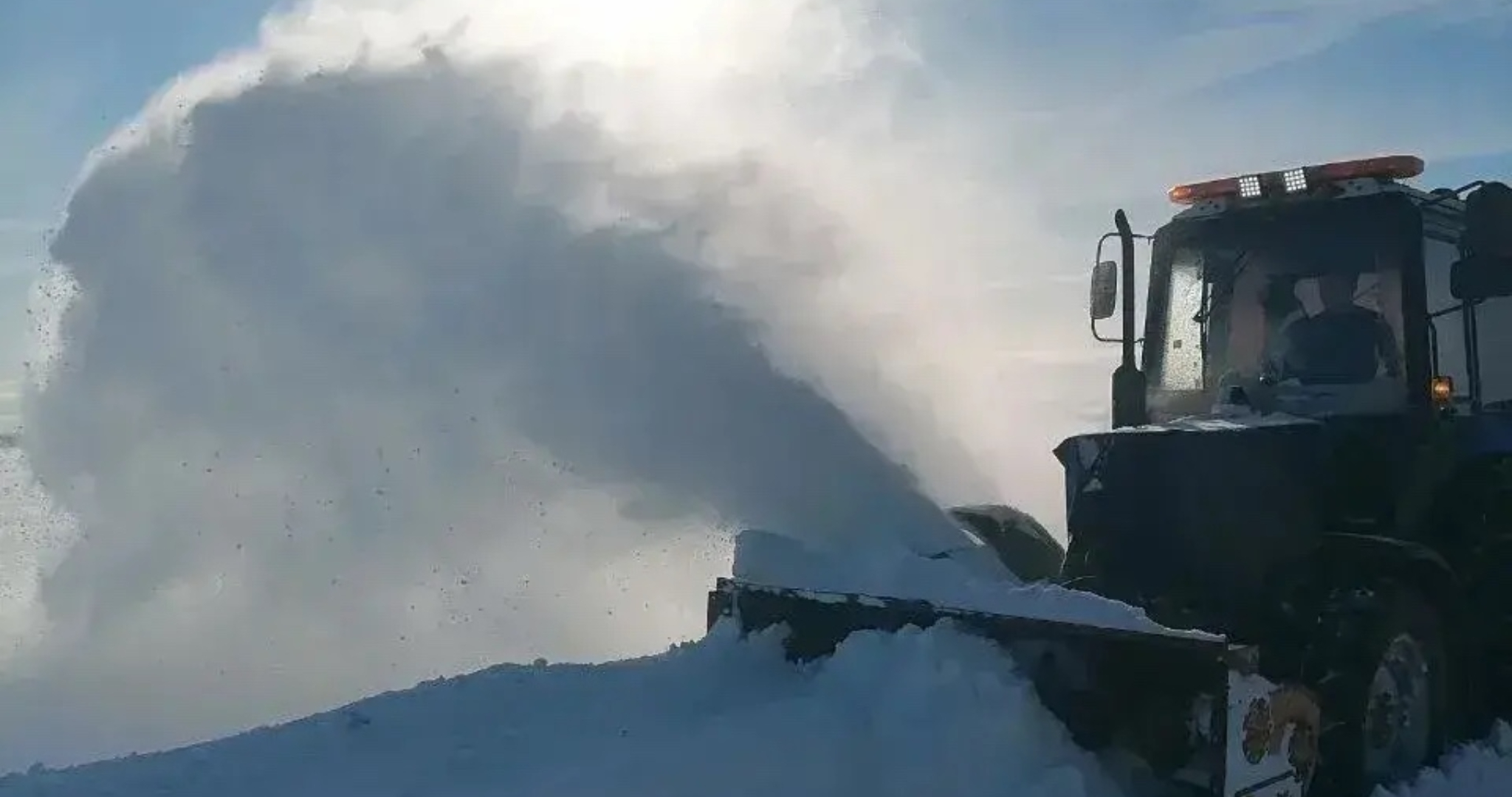 В Мордовии на уборку дорог вывели больше 400 машин и тракторов 