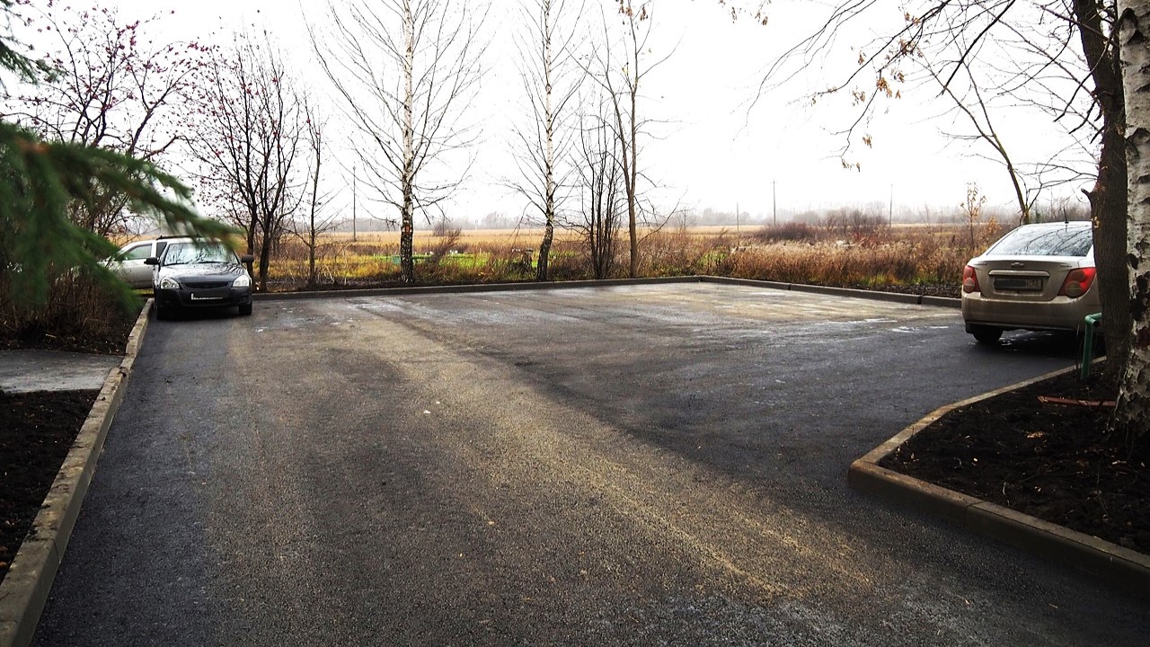 Жители двух домов в Рузаевке получили новый асфальт и парковки