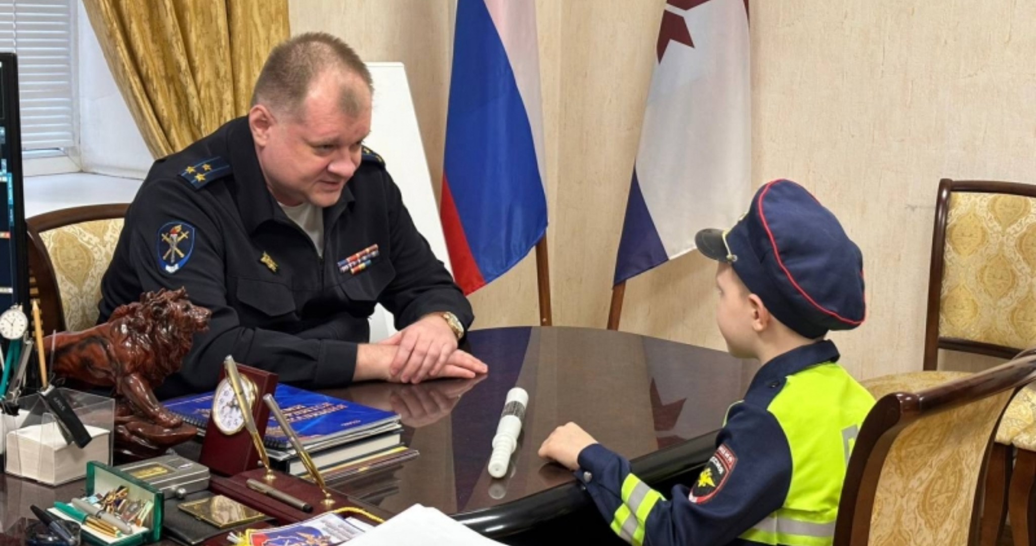 Полицейские в Мордовии исполнили новогоднюю мечту юного Акима 