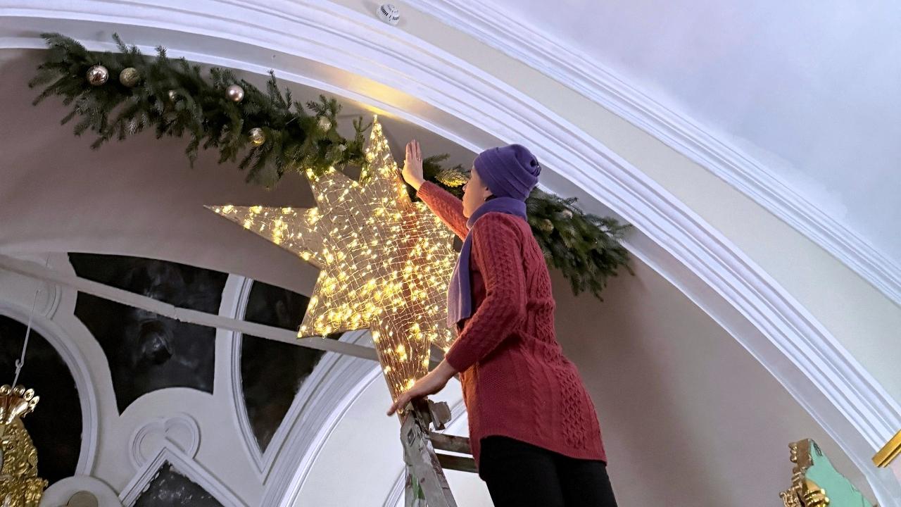 В Мордовии Свято-Троицкий храм украсили к Рождеству