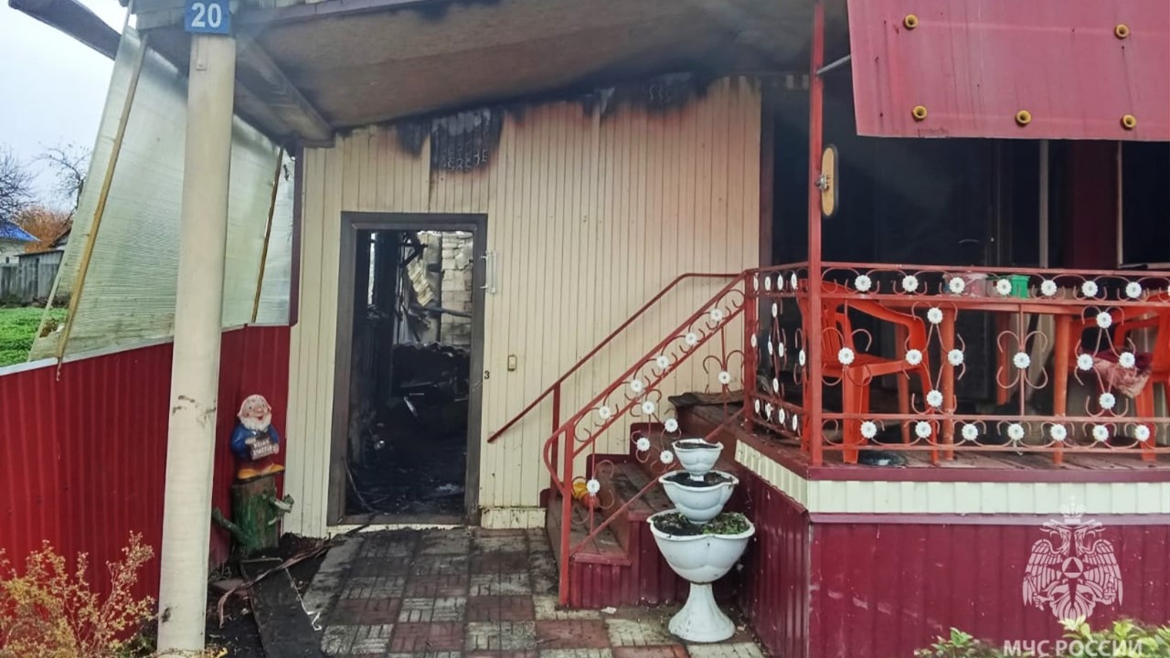 Житель Мордовии попал в больницу, спасая свой дом от пожара