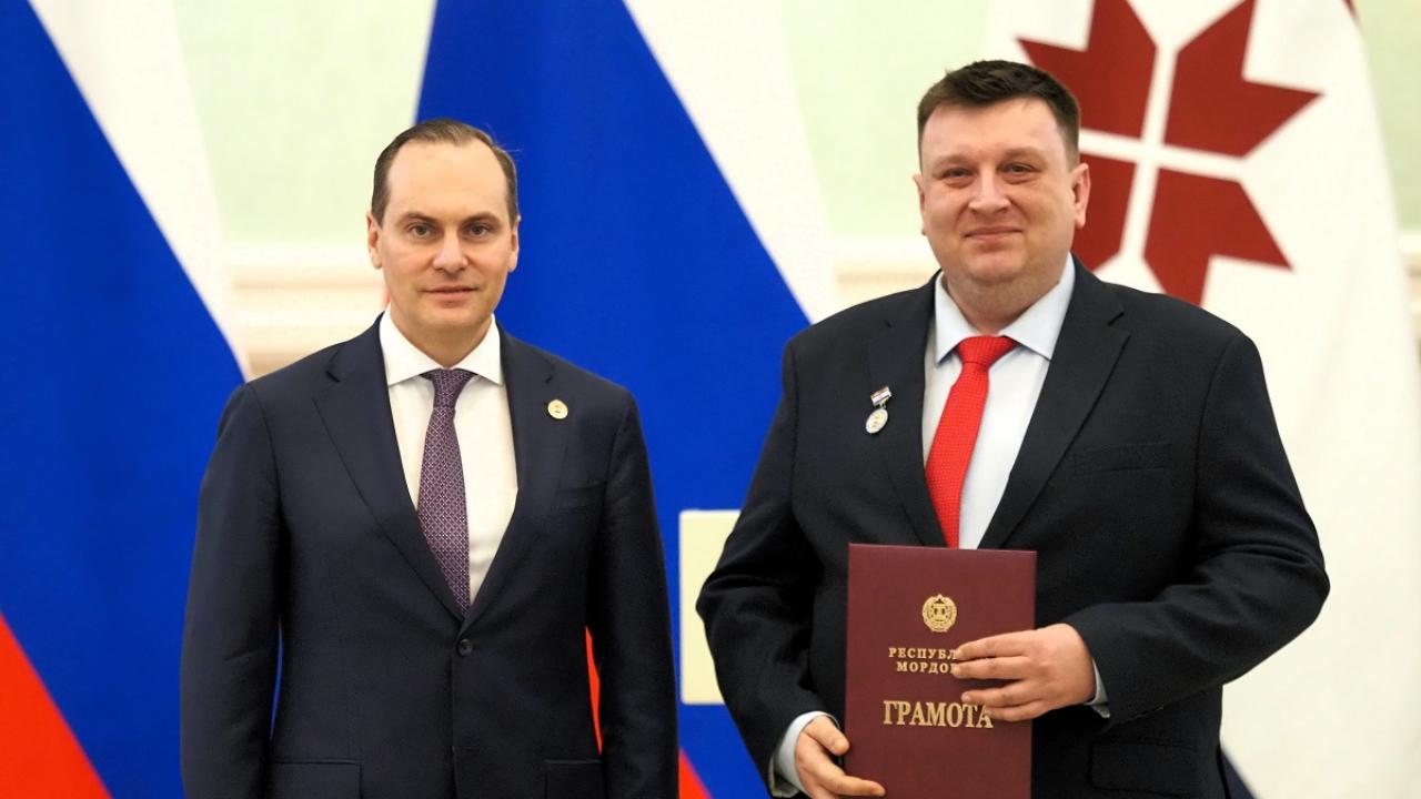 Заслуженное признание: Евгений Симкин удостоен почётного звания в День российской печати