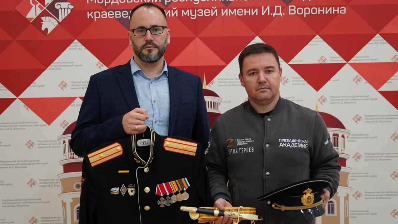 В Саранске потомственный военный преподнёс ценный дар музею  