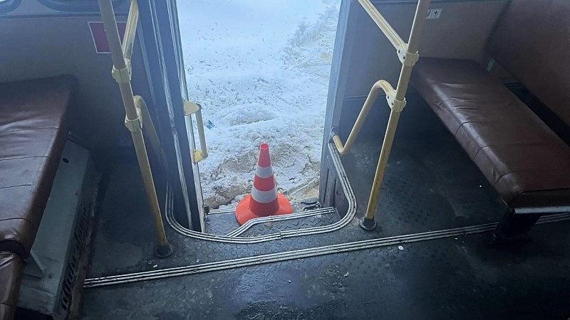 В Саранске пенсионерка выпала из автобуса 