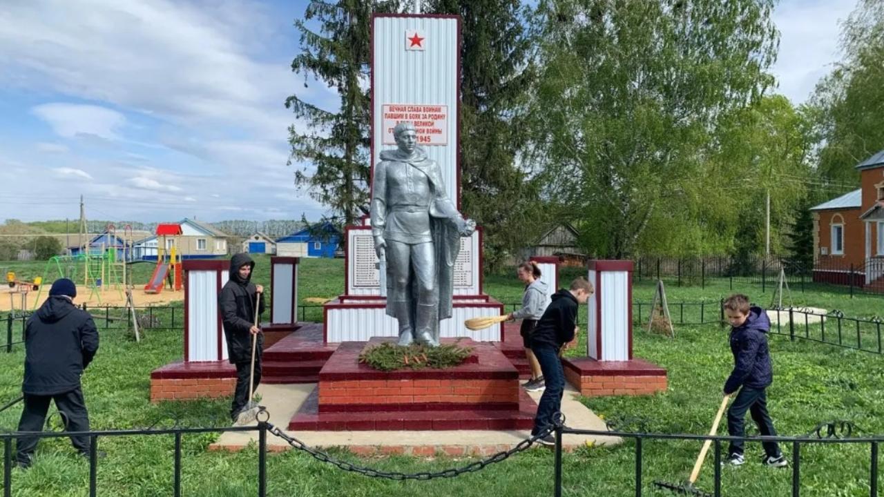 Память в сердцах: ученики Тарасовской школы участвуют в акции «Обелиск» Память в сердцах: ученики Тарасовской школы участвуют в акции «Обелиск»
