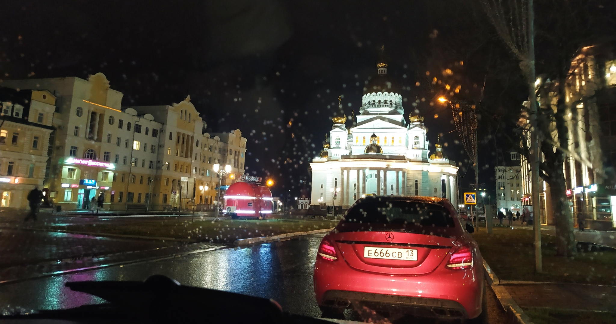 «Красивые» номера жители России смогут купить официально 