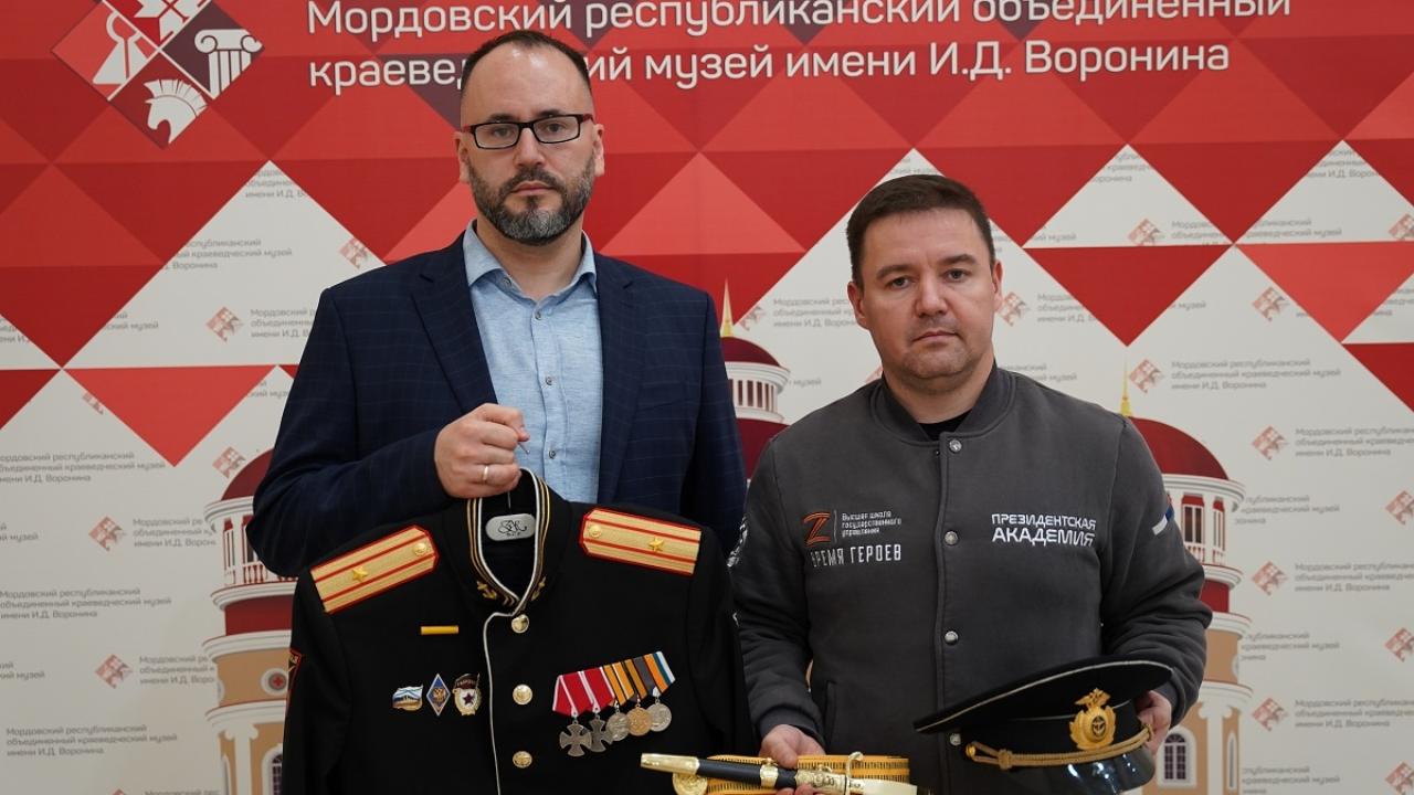 В Саранске потомственный военный преподнёс ценный дар музею  