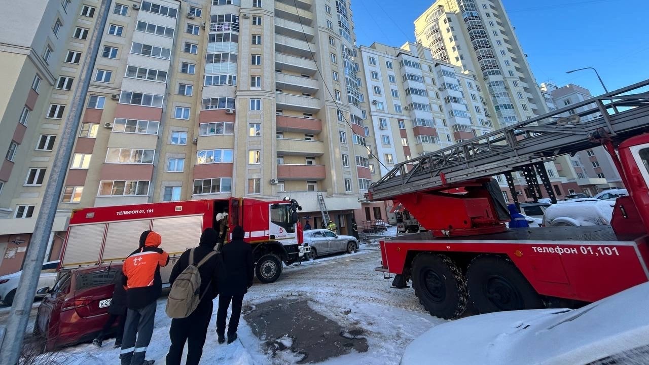 В многоэтажке Саранска загорелись электрощитки
