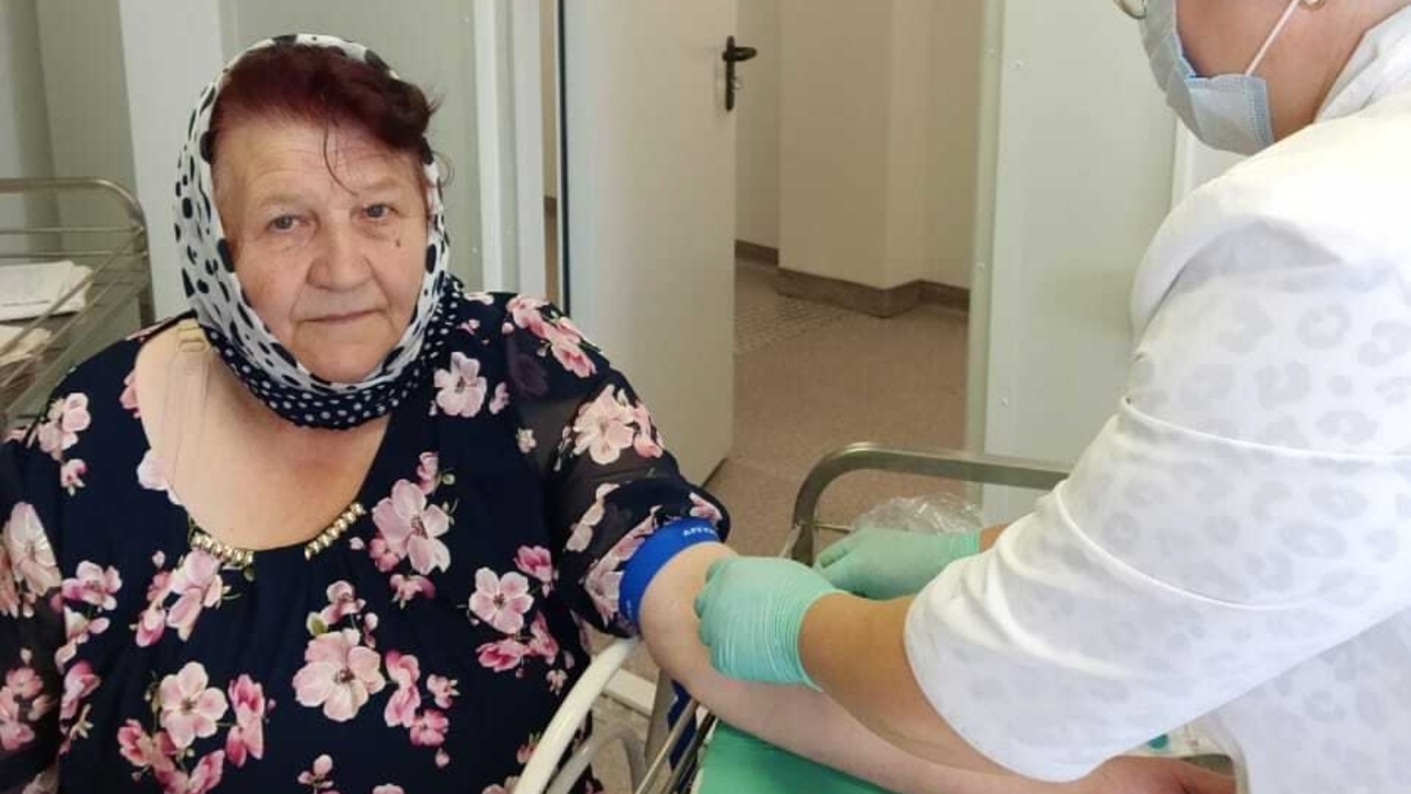 Медики в Мордовии обследовали сельчан, которые не могут регулярно посещать больницу Медики в Мордовии обследовали сельчан, которые не могут регулярно посещать больницу