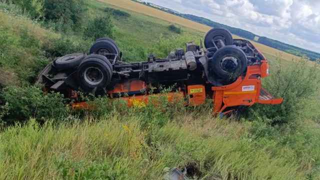 В Мордовии перевернулся пьяный на «КамАЗе»