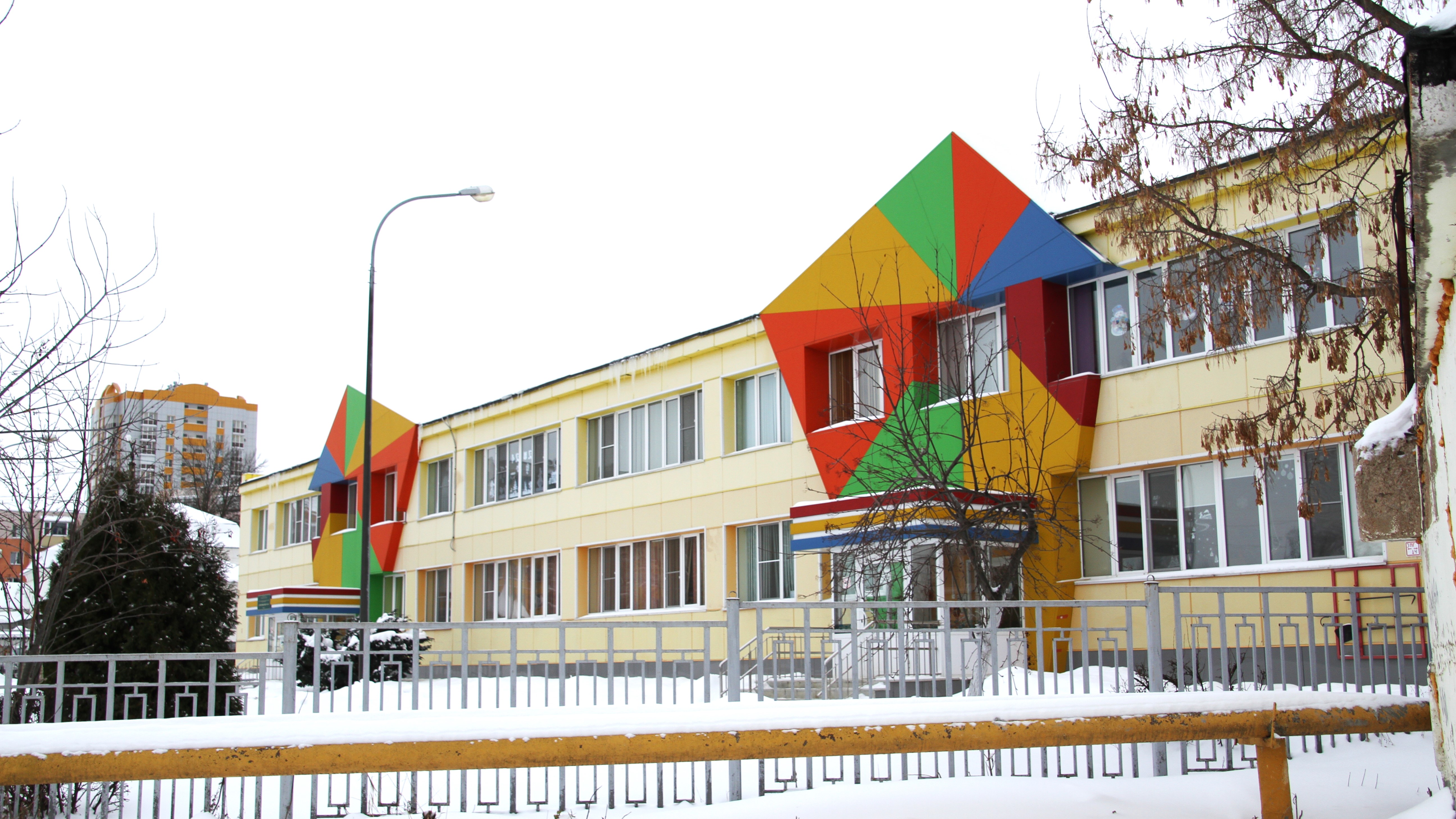 Владимир Путин: «Продление работы детских садов поможет женщинам не потерять квалификацию»