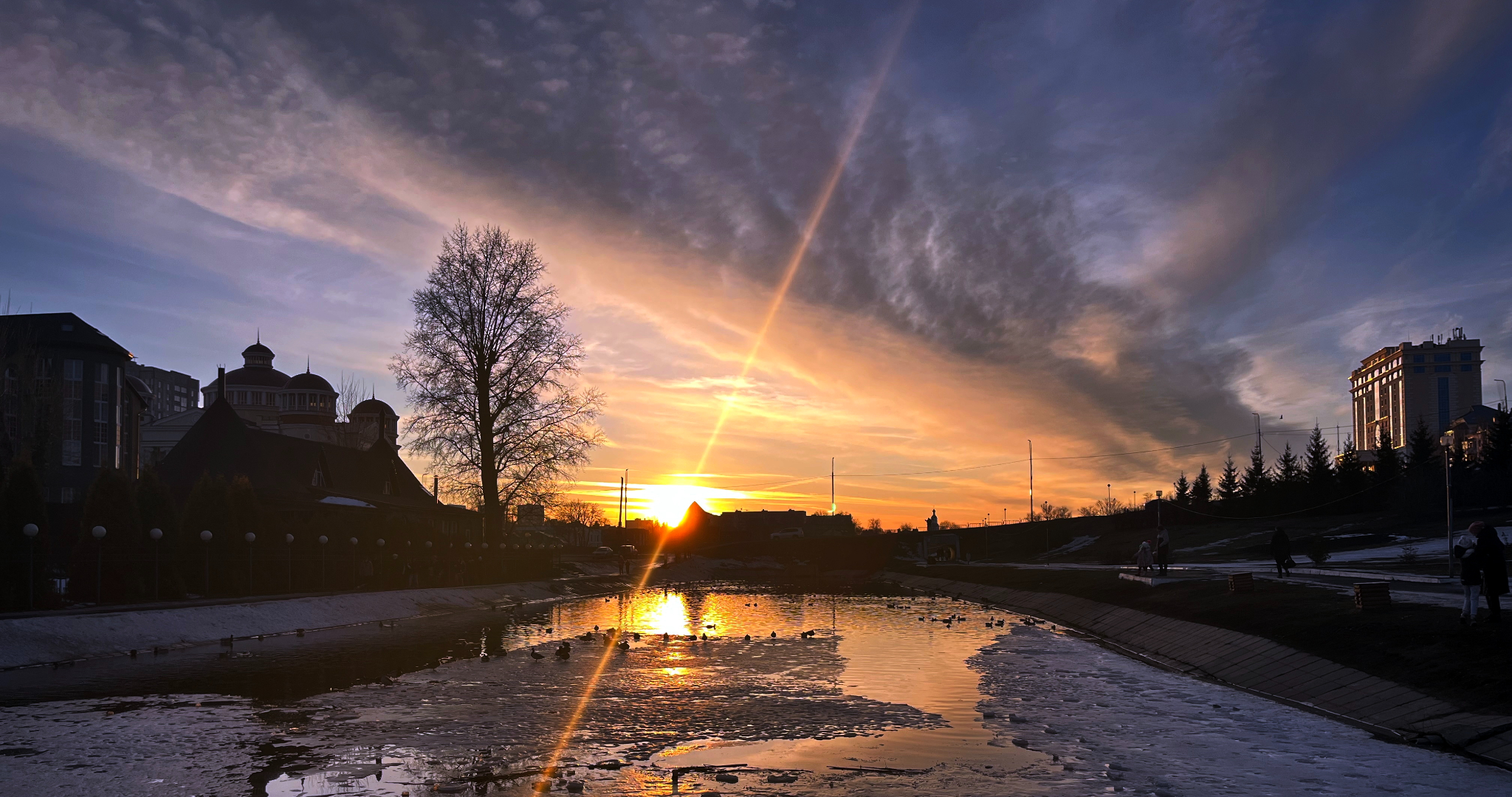 Рекордно активная область Солнца возвращается к Земле 