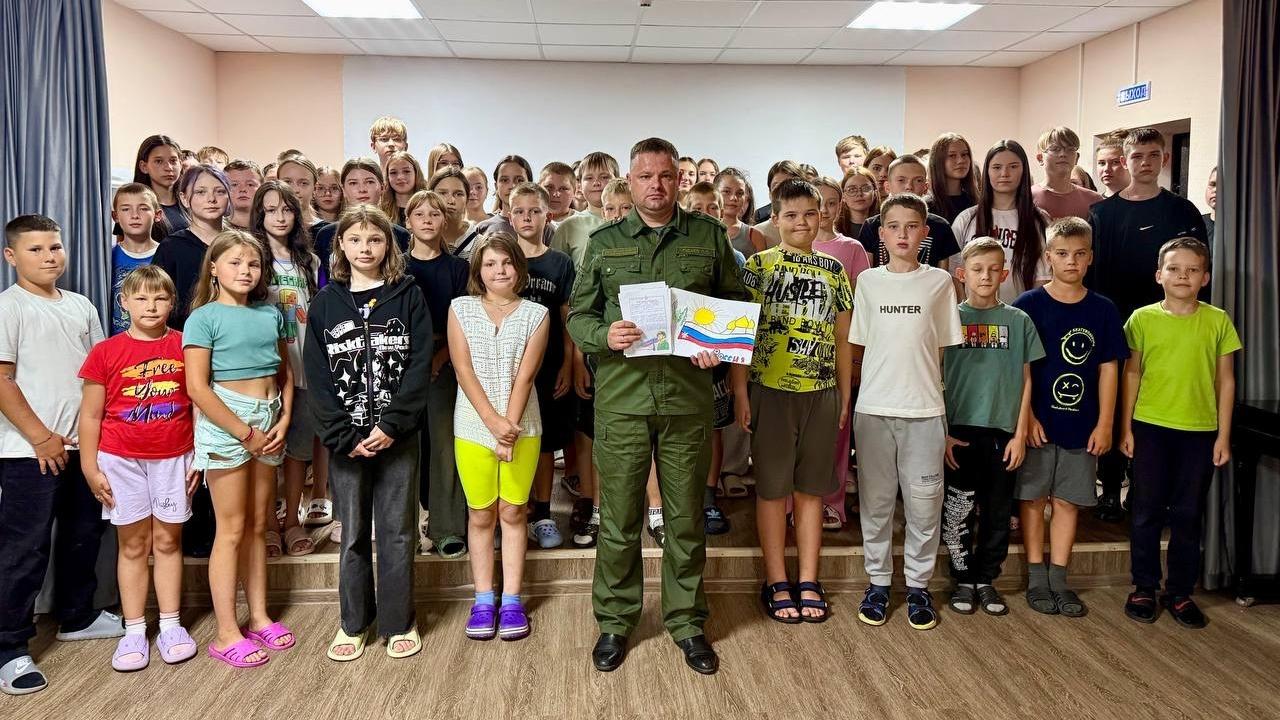 В Мордовии ветеран спецоперации призвал детей быть достойными памяти предков-героев В Мордовии ветеран спецоперации призвал детей быть достойными памяти предков-героев