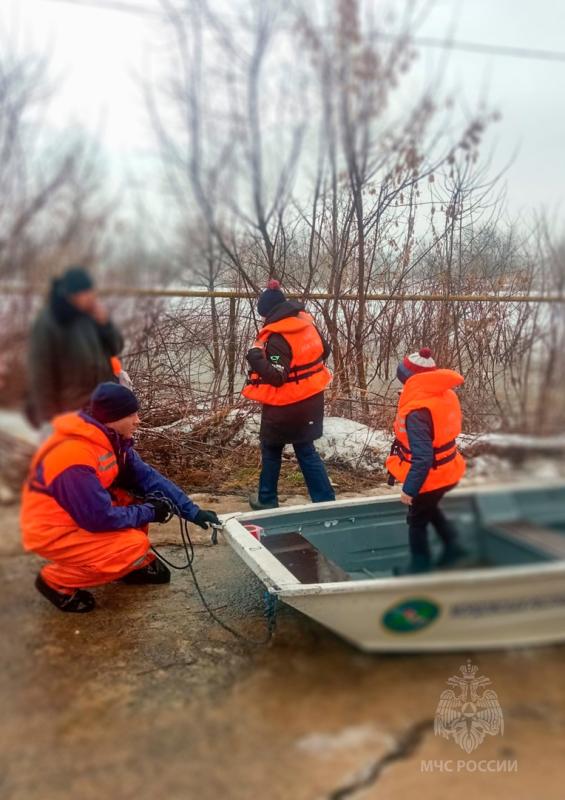 В селе Русское Маскино организовали лодочную переправу