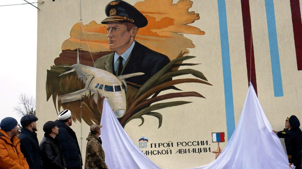 В Мордовии открыли мурал в честь лётчика, спасшего 200 жизней