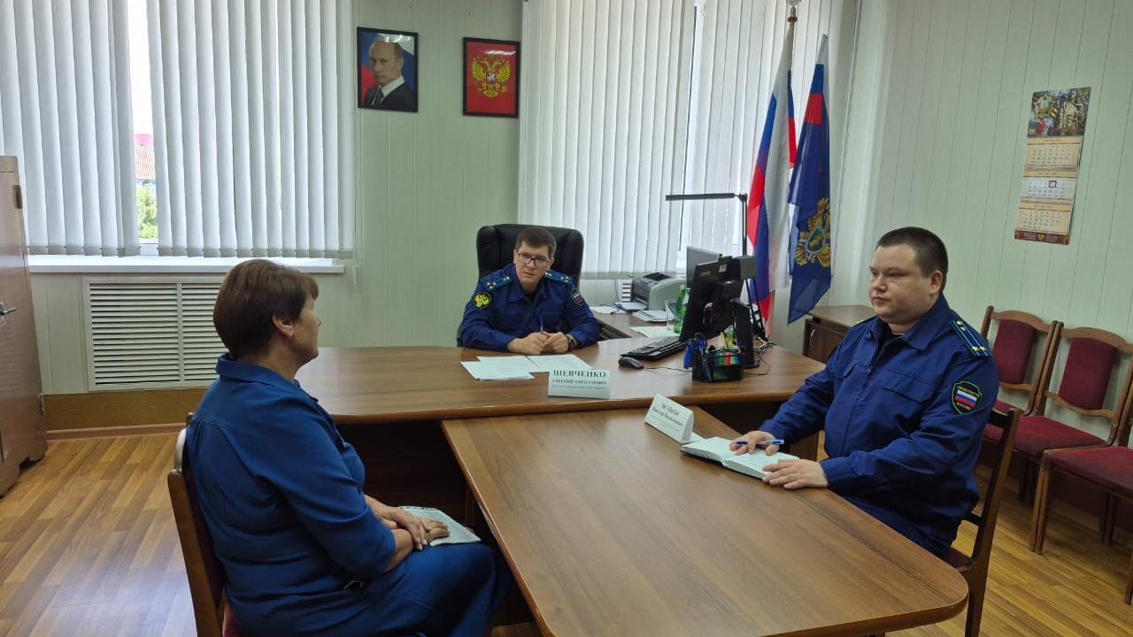 Личный прием граждан в Торбеевском районе провел зампрокурора Мордовии Личный прием граждан в Торбеевском районе провел зампрокурора Мордовии