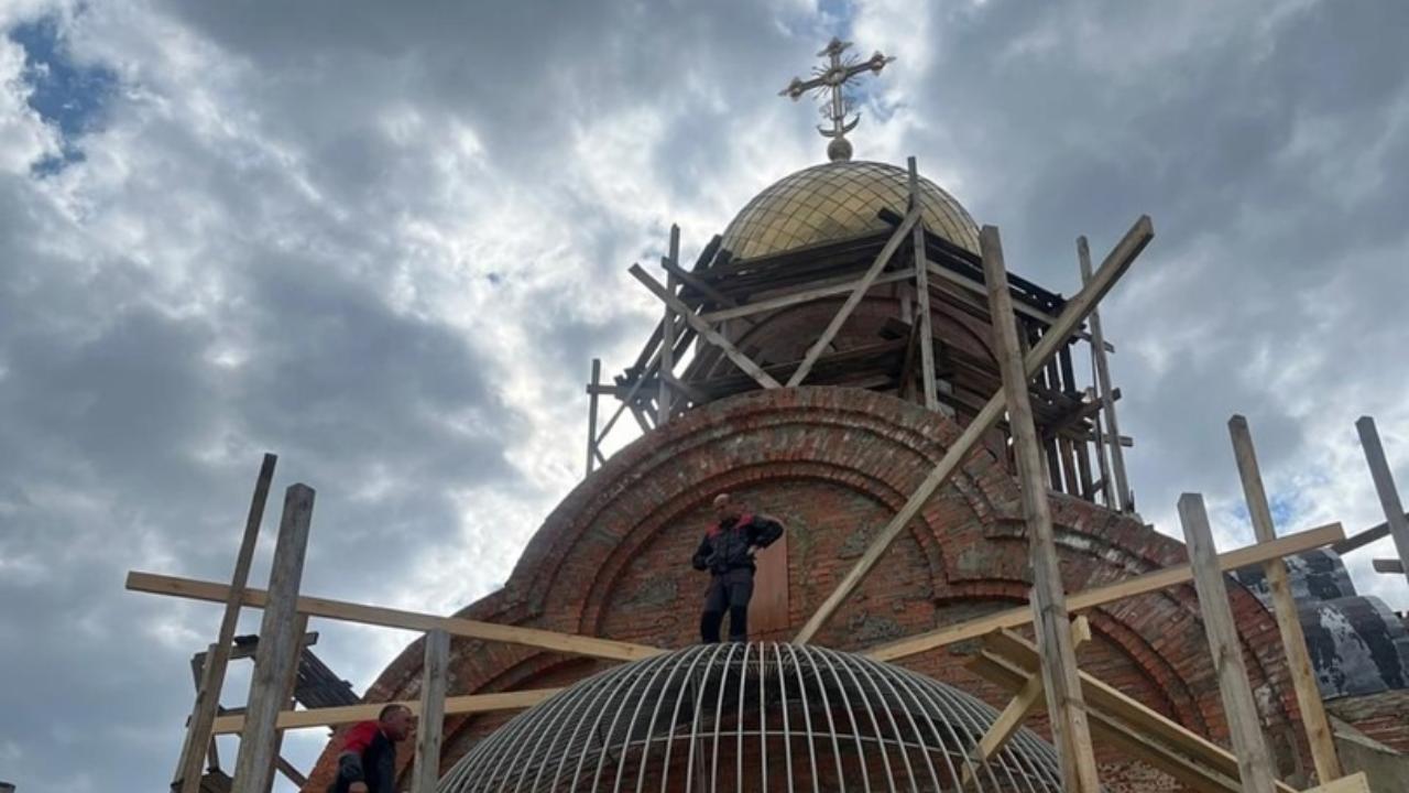 В Саранске на часовне во имя Всемилостивого спаса готовятся штукатурить барабан храма В Саранске на часовне во имя Всемилостивого спаса готовятся штукатурить барабан храма