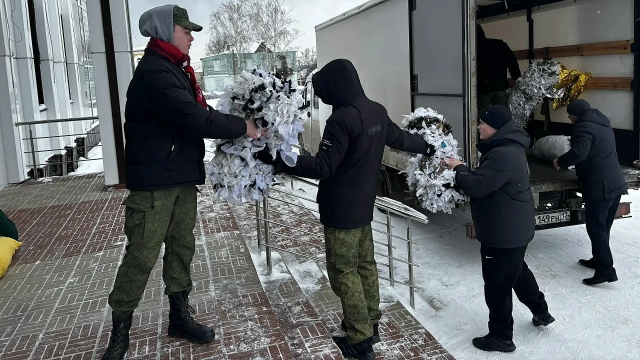 Почти 10 тысяч маскировочных сетей сплели в Ардатовском районе