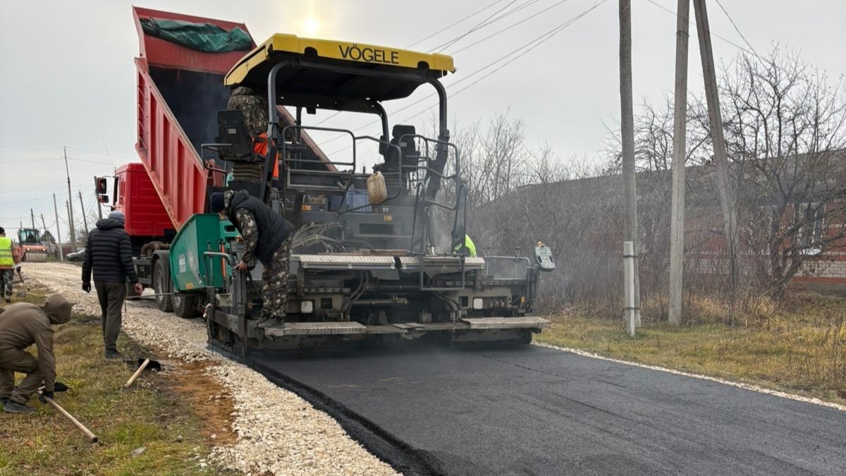 В Перхляе завершается ремонт дороги