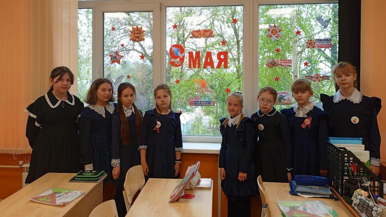 Школьники Саранска украсили «Окна Победы» Школьники Саранска украсили «Окна Победы»