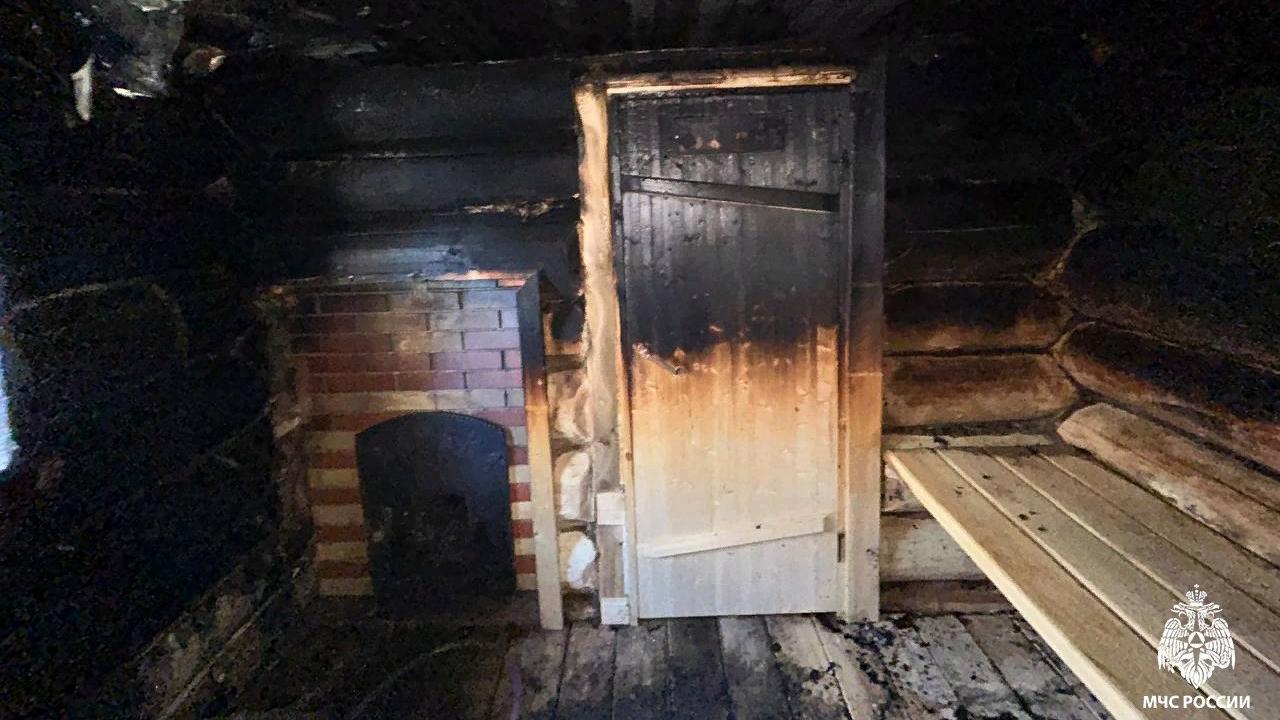 В Атюрьеве баня начала гореть с предбанника В Атюрьеве баня начала гореть с предбанника