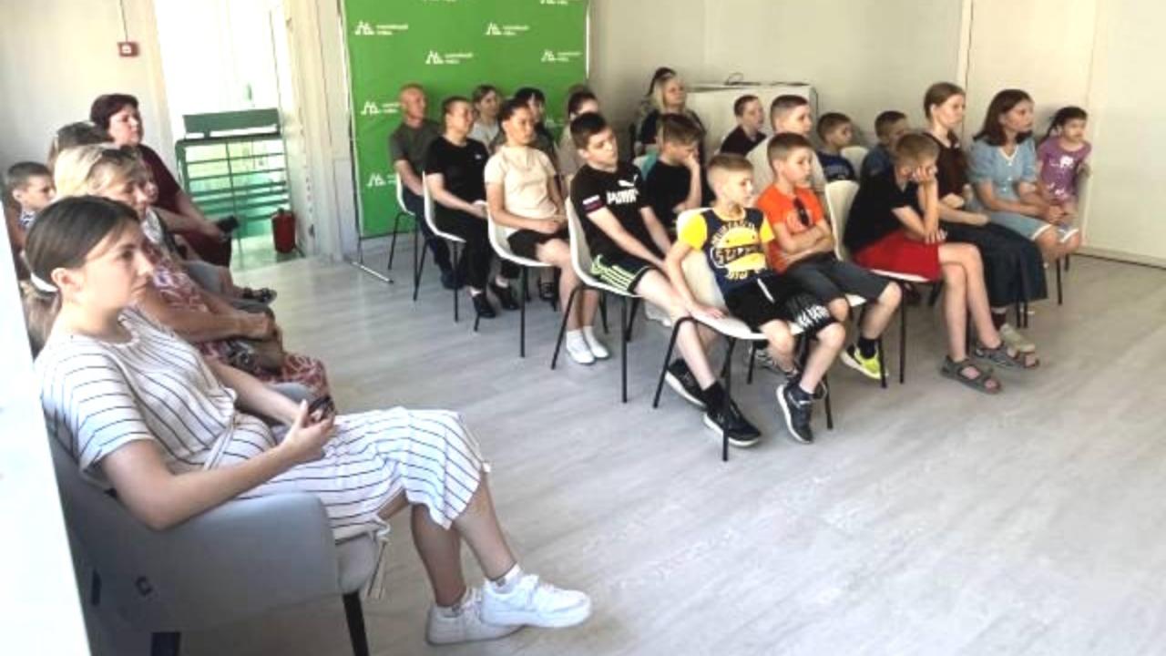 В Саранске для подростков организовали форсайт-сессию «Безопасное лето» В Саранске для подростков организовали форсайт-сессию «Безопасное лето»