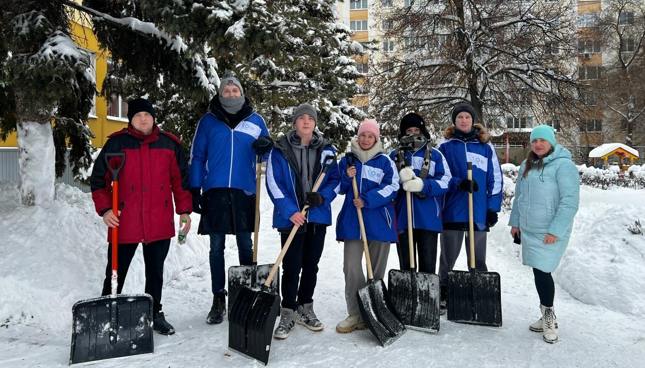 Лопаты в руки: жители Мордовии в строю «Снежного десанта»