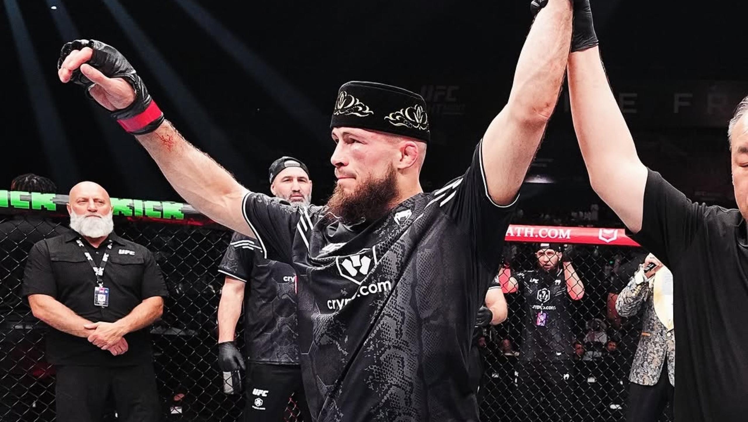 Ринат Фахретдинов снова победил в UFC