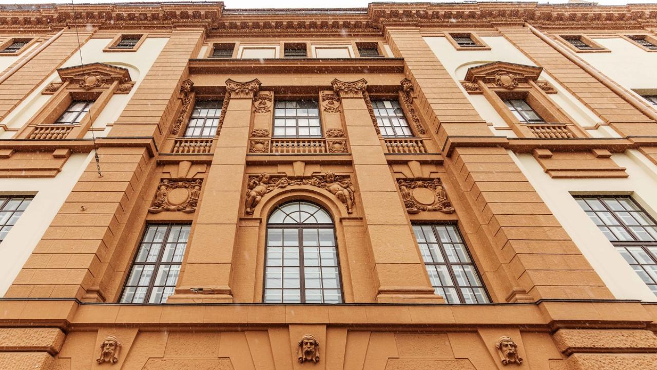 Более 250 специалистов реставрируют Дом Радио в Санкт-Петербурге 