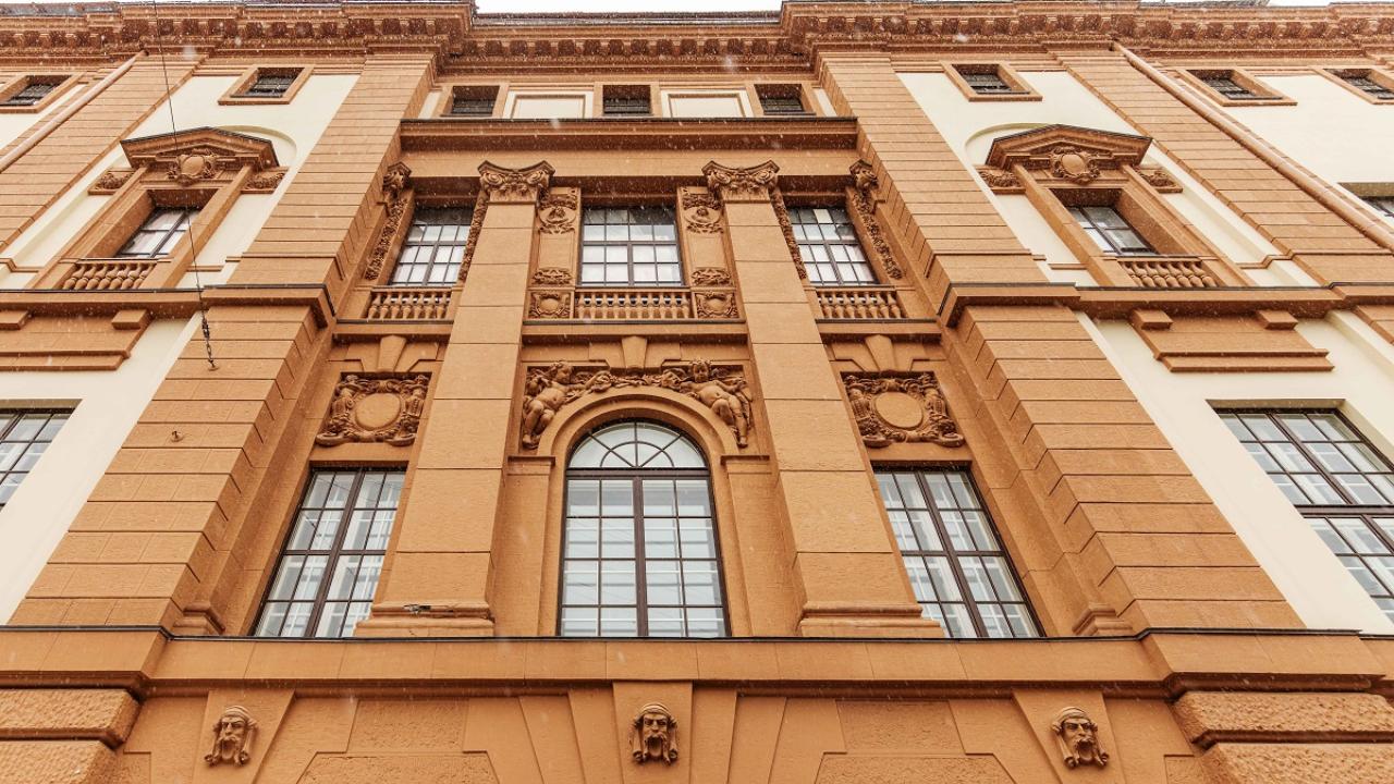 Более 250 специалистов реставрируют Дом Радио в Санкт-Петербурге 