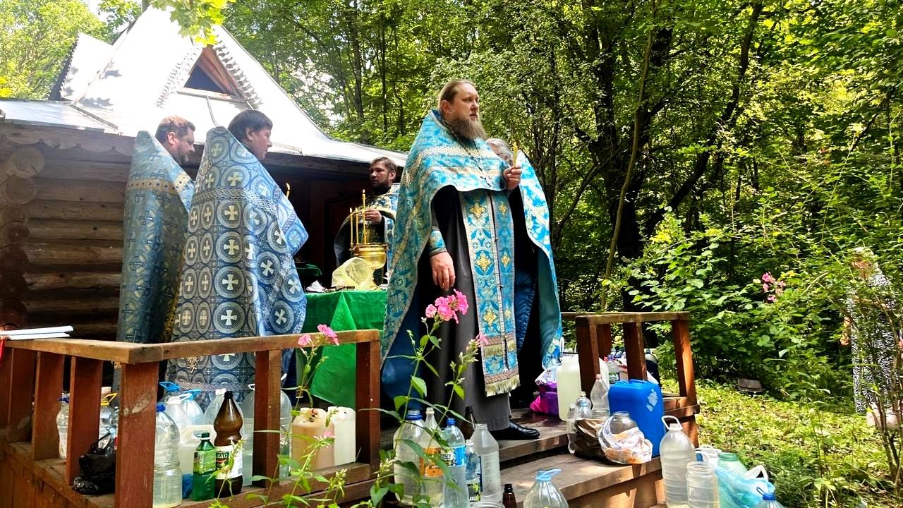 В Мордовии прошел водосвятный молебен перед иконой «Троеручица» В Мордовии прошел водосвятный молебен перед иконой «Троеручица»