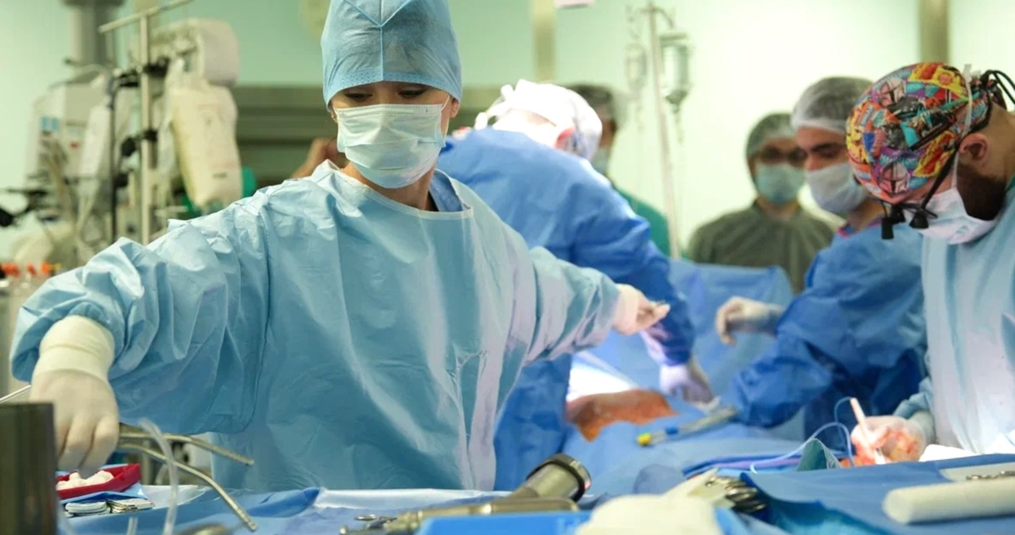 Пенсионерке прооперировали сердце через прокол в бедре 