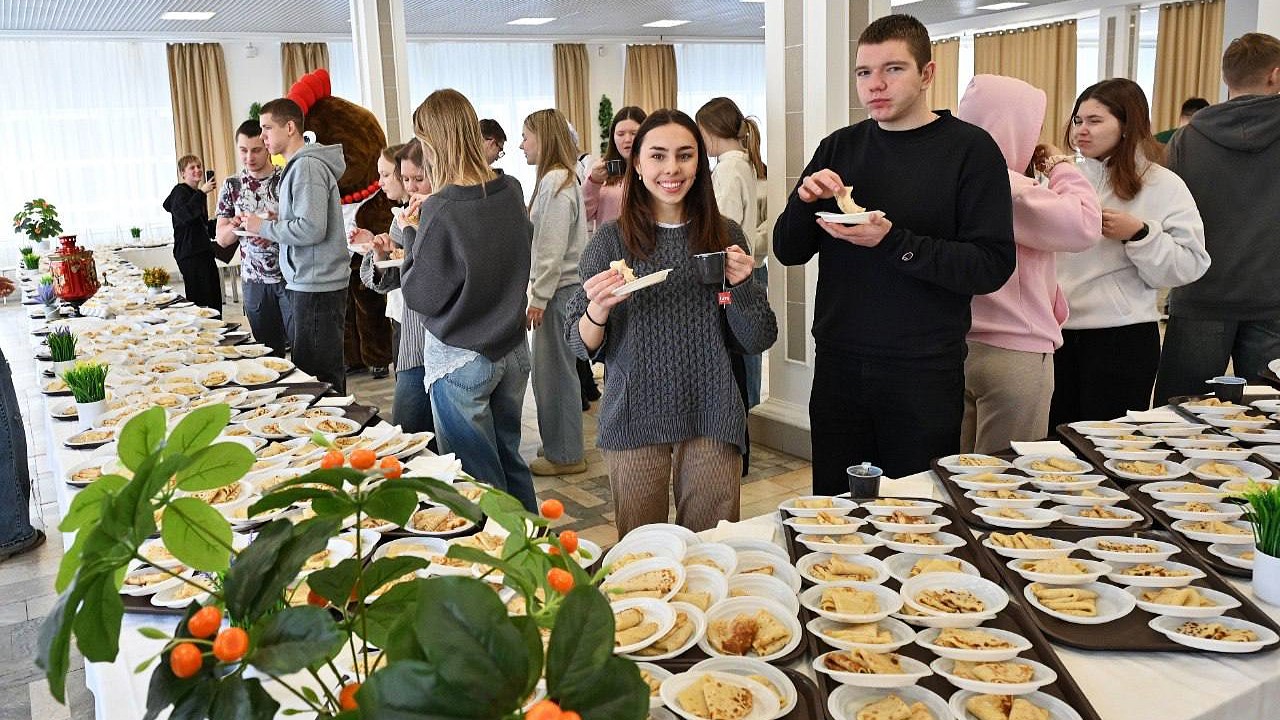 Птицефабрика «Атемарская» угостила студентов вкусными блинами